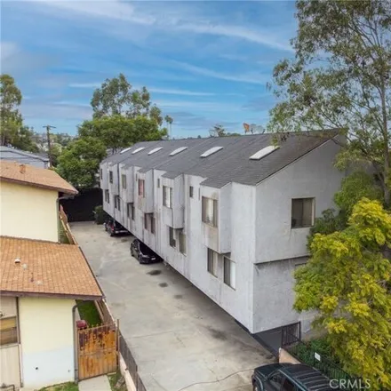 Buy this 12 bed house on 818 Centinela Avenue in Inglewood, CA 90302