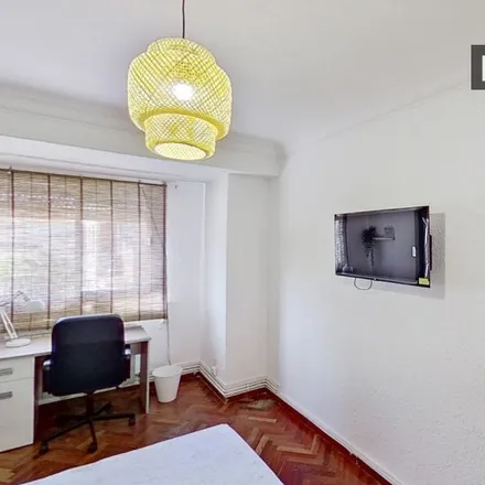 Rent this 4 bed room on Calle de Domingo Ram in 71, 50017 Zaragoza