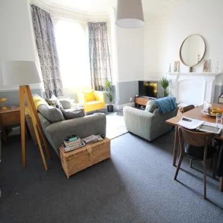 Image 2 - Heath Terrace, Royal Leamington Spa, CV32 5LY, United Kingdom - Apartment for rent