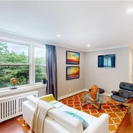 Image 5 - 1133 Midland Ave Apt 4C, Bronxville, New York, 10708 - Condo for sale