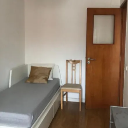 Rent this 4 bed room on Rua do Arco do Chafariz das Terras in 1249-024 Lisbon, Portugal