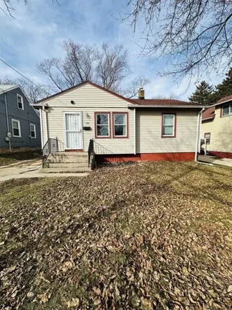 Buy this 2 bed house on 1821 Fairview Avenue in Rockford, IL 61101