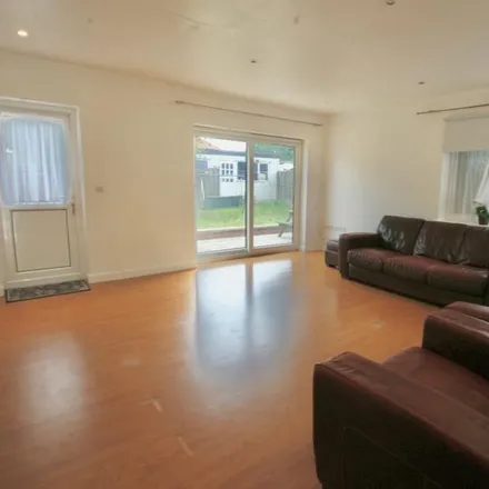 Rent this 2 bed townhouse on Queensbury Road in London, NW9 8LT