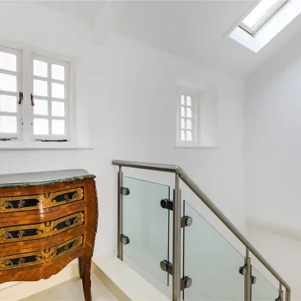 Image 2 - 21 Bathurst Mews, London, W2 2SB, United Kingdom - Apartment for rent