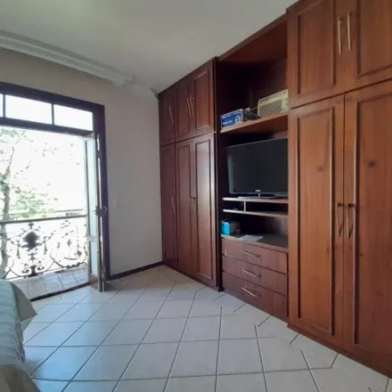 Buy this 4 bed house on Rua Guarulhos in Parque Residencial Agudo Romão, Catanduva - SP