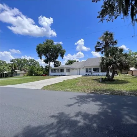 Rent this studio house on 404 NE 3rd St Unit B in Crystal River, Florida