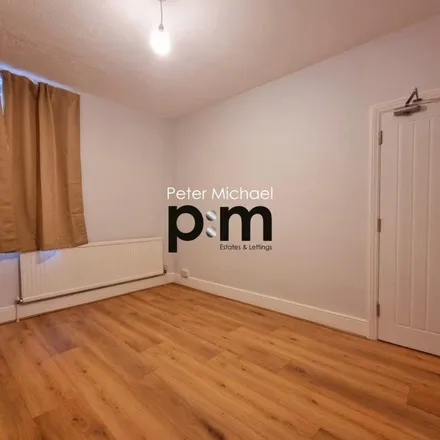 Rent this 4 bed apartment on 22 Melbourne Avenue in Bowes Park, London