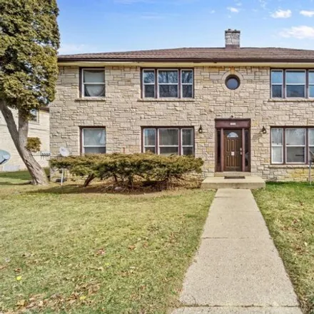 Buy this studio house on 3906 North Sherman Boulevard in Milwaukee, WI 53216