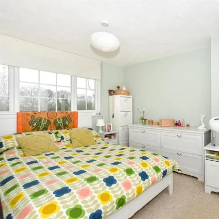 Image 6 - Filbert Crescent, Gossops Green, RH11 8EA, United Kingdom - Duplex for sale
