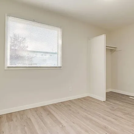 Image 1 - 8223 130 Avenue NW, Edmonton, AB T5E 3P6, Canada - Apartment for rent