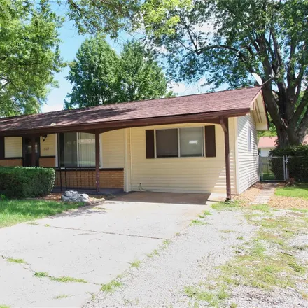 Buy this 3 bed house on 6104 Old Collinsville Road in O'Fallon, IL 62208
