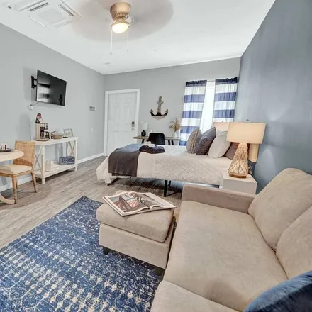 Rent this studio apartment on Fort Walton Beach