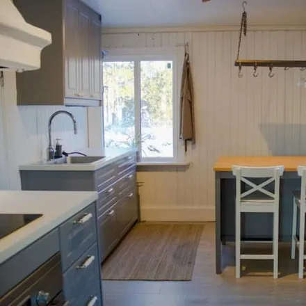 Rent this 3 bed house on Dalarnas pizzeria & restaurang in Sälenvägen, Sälen