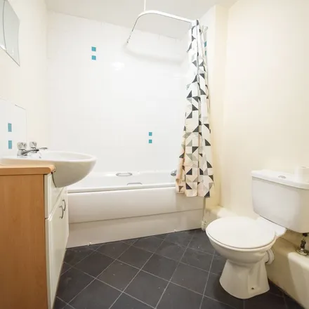 Rent this 2 bed apartment on Wright Street in Hull, HU2 8PX