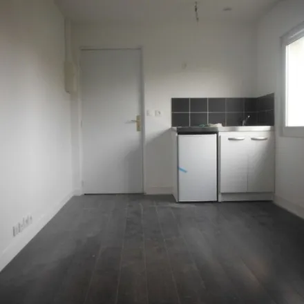 Rent this 1 bed apartment on 2 Place Chollet in 94480 Ablon-sur-Seine, France