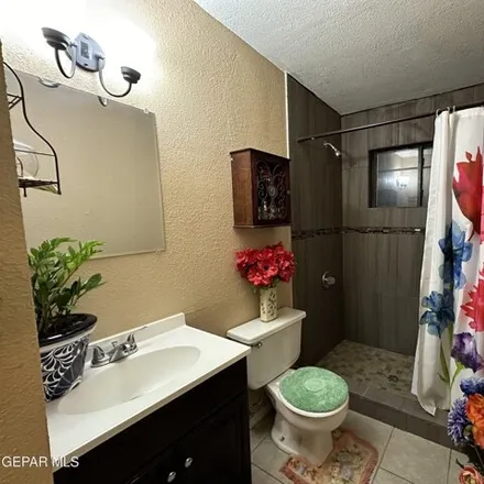 Image 8 - 11559 Philip Drive, Friedman Estates Number 1 Colonia, Socorro, TX 79927, USA - House for sale