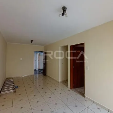 Rent this 2 bed apartment on Rua Arnaldo Victaliano in Jardim Paulista, Ribeirão Preto - SP