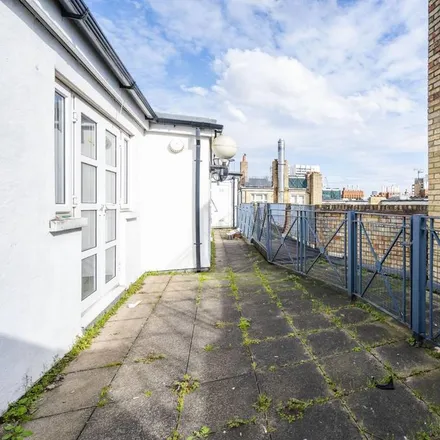 Rent this 3 bed apartment on Bickenhall Mansions in Bickenhall Street, London