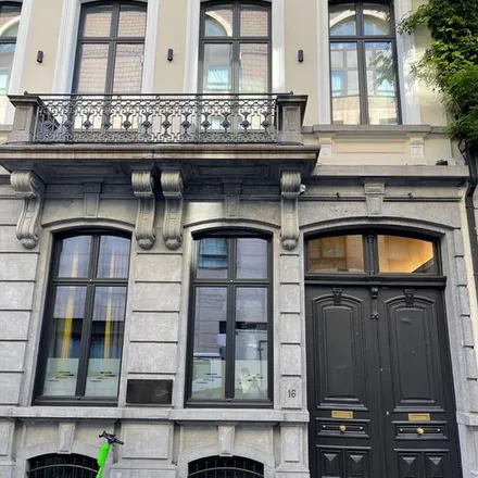 Rent this 2 bed apartment on Rue Capitaine Crespel - Kapitein Crespelstraat 16 in 1050 Ixelles - Elsene, Belgium