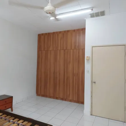 Rent this 1 bed townhouse on Jalan BK 5/9 in Bandar Kinrara, 47100 Subang Jaya