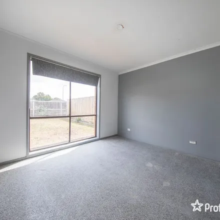 Image 1 - Barnong Close, Kurunjang VIC 3337, Australia - Apartment for rent