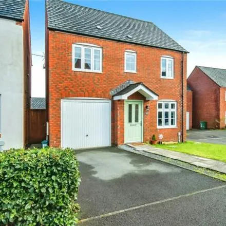 Buy this 3 bed house on Cefn Maes in St. Clears, SA33 4DA