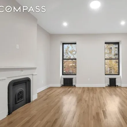 Image 7 - 416 East 142nd Street, New York, NY 10454, USA - House for sale