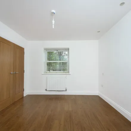 Rent this 2 bed apartment on Lynton Road in London, W3 9QF