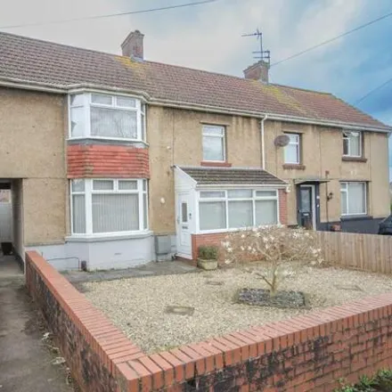 Buy this 3 bed townhouse on 18 Long Road in Kingswood, BS16 9HP