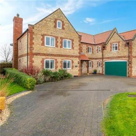 Buy this 6 bed house on The Willows Tearoom in Oxenford Farm, 1 Willow Lane