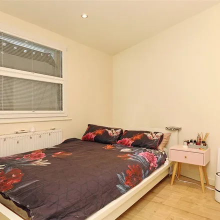 Image 1 - 229 Sussex Gardens, London, W2 2RL, United Kingdom - Apartment for rent