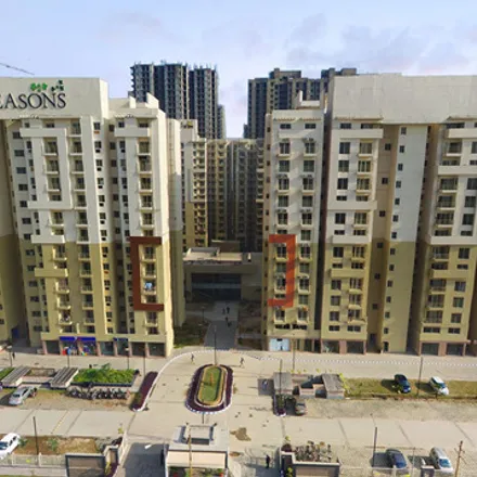 Buy this 3 bed apartment on unnamed road in Gautam Buddha Nagar, Shahdara - 210305