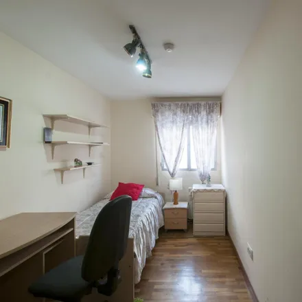 Rent this 3 bed room on Madrid in Calle del Pico de los Artilleros, 180