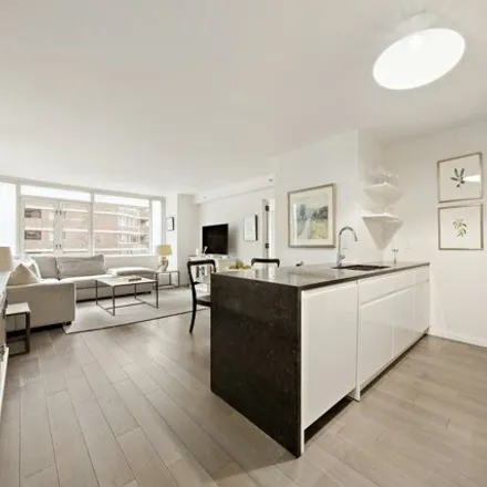Image 2 - M&T Bank, 385 1st Avenue, New York, NY 10010, USA - Condo for sale