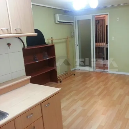 Rent this studio apartment on 서울특별시 강남구 역삼동 693-7