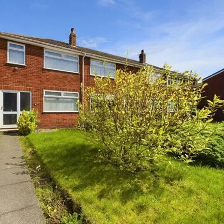 Buy this 3 bed townhouse on CLOCK FACE ROAD/LABOUR CLUB in Clock Face Road, St Helens
