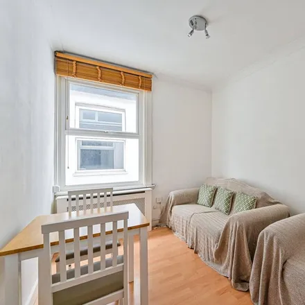 Rent this 1 bed apartment on Robinson Road in London, SW17 9DS