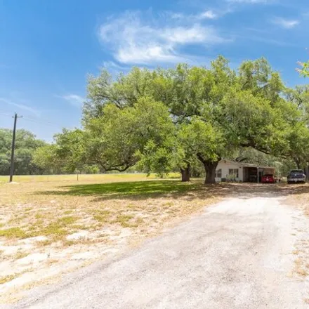 Image 9 - 12319 US 87, La Vernia, Wilson County, TX 78121, USA - House for sale