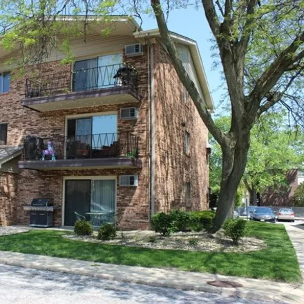 Buy this 2 bed condo on Waterbury Drive in Crestwood, IL 60445