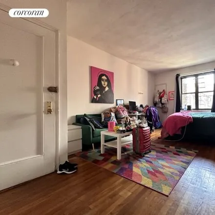 Rent this studio apartment on 416 E 81st St Apt 4C in New York, 10028