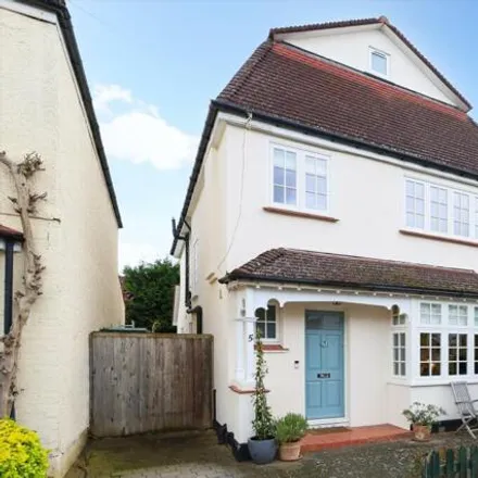 Buy this 5 bed house on King's Drive in Elmbridge, KT7 0TH