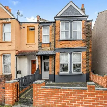 Buy this 3 bed house on Lincoln Road in London, SE25 4HG