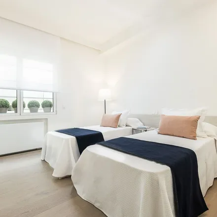 Rent this 3 bed apartment on Atrezzo in Acera Bici Serrano, 28001 Madrid