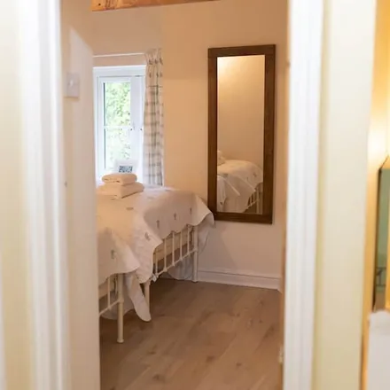 Rent this 2 bed house on Cyngor Bro Dyffryn Cennen in SA19 6TY, United Kingdom