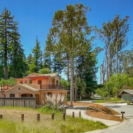 Image 2 - 102 Hillcrest Terrace, Santa Cruz, CA 95060, USA - House for sale