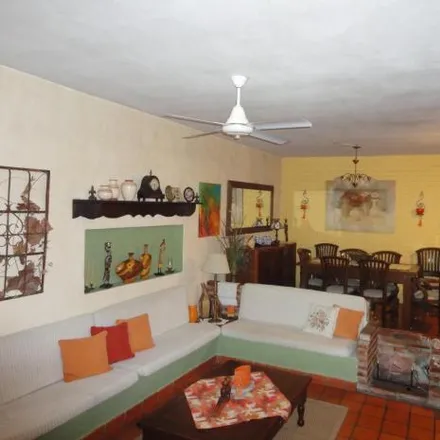 Buy this 3 bed house on Suipacha 1035 in Partido de Morón, Haedo