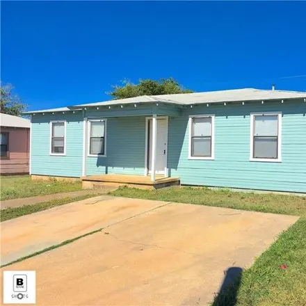 Buy this 3 bed house on 301 North 11th Street in Copperas Cove, Coryell County
