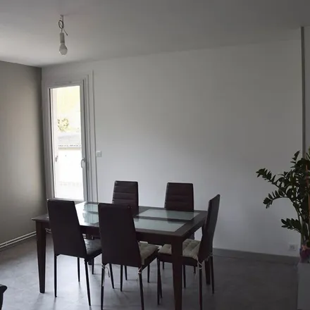 Image 1 - 6 Rue du Château, 45120 Châlette-sur-Loing, France - Apartment for rent