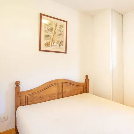 Rent this 2 bed condo on Saint-Sorlin-d'Arves in Route du Col de la Croix de Fer, 73530 Saint-Sorlin-d'Arves