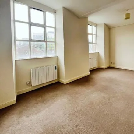 Image 2 - 5 Wellington Road South, Stockport, SK4 1AA, United Kingdom - Apartment for rent